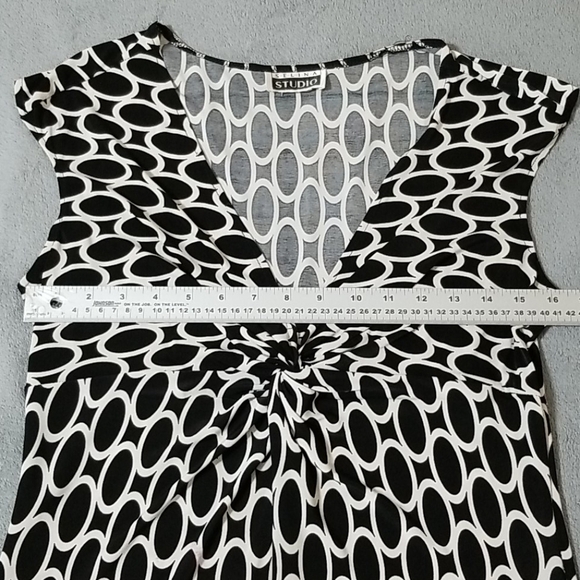 selina Studio black and white patterned dress. - Picture 6 of 8